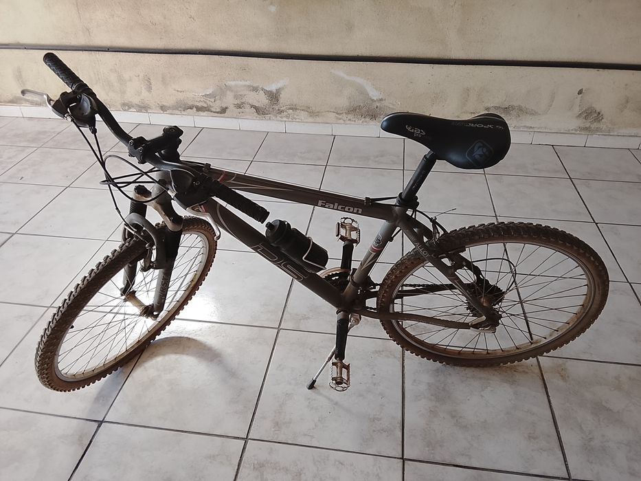 Bicicleta usada mas ainda em bom estado