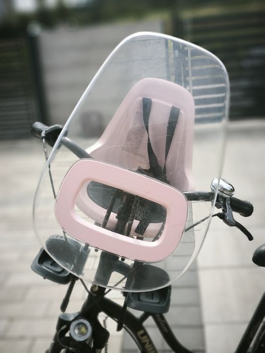 Fotelik przedni z szybą oraz kaskiem. Firmy Bobike