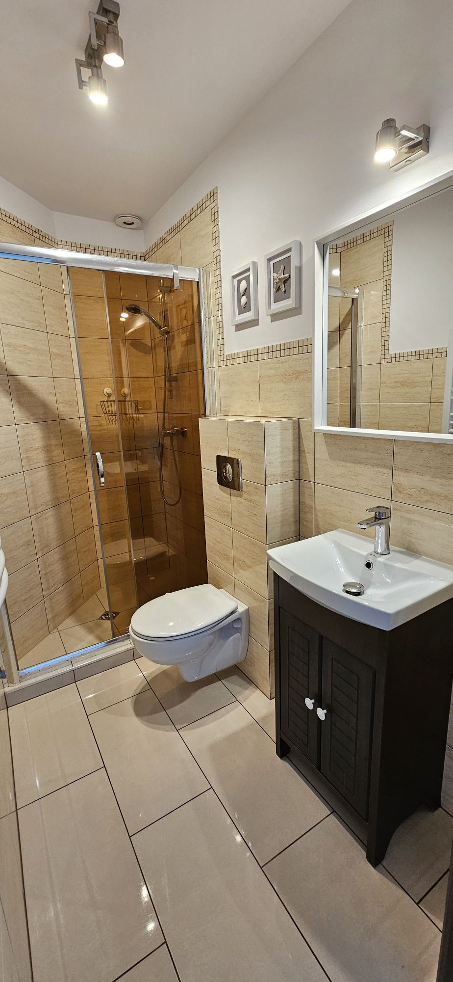Apartament czteroosobowy wolny termin 05-19.07na parterze. Zapraszamy