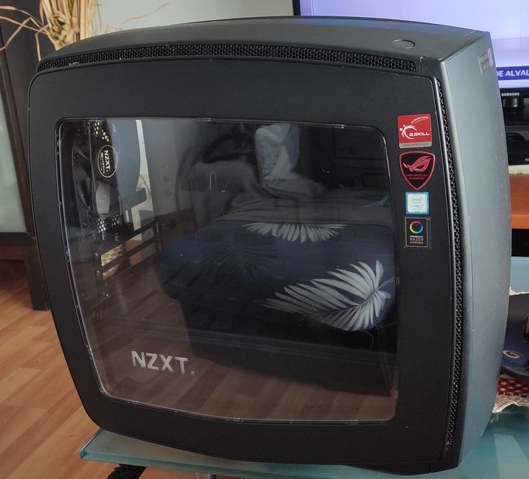 Caixa NZXT Manta