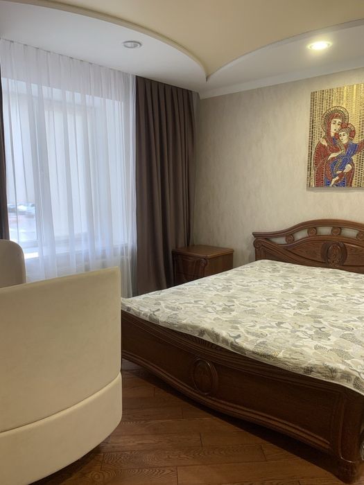 Продаж 3-кімнатної квартири по вул. Коновальця р-н Канада