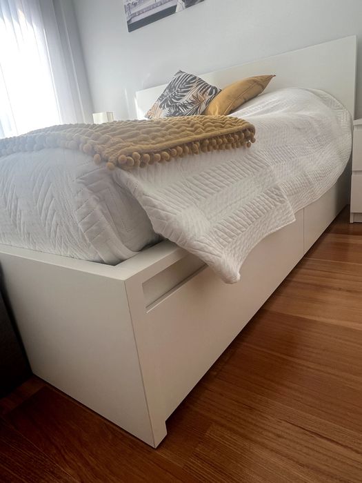 Cama MALM 160x200 Colchão NÃO incluído + mais 4 gavetões de arrumação