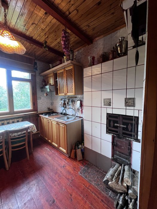 Затишний заміський будинок із каміном та атмосферою мисливського дому!