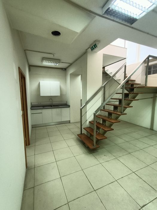 Alugo gabinetes/escritórios