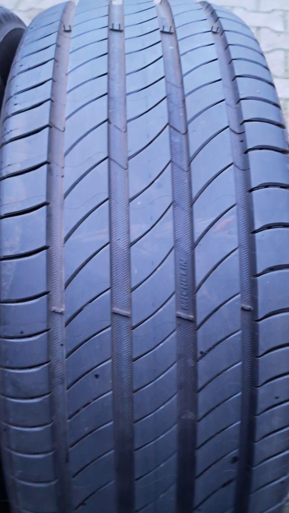 215/55R17 94V Michelin Primacy 4