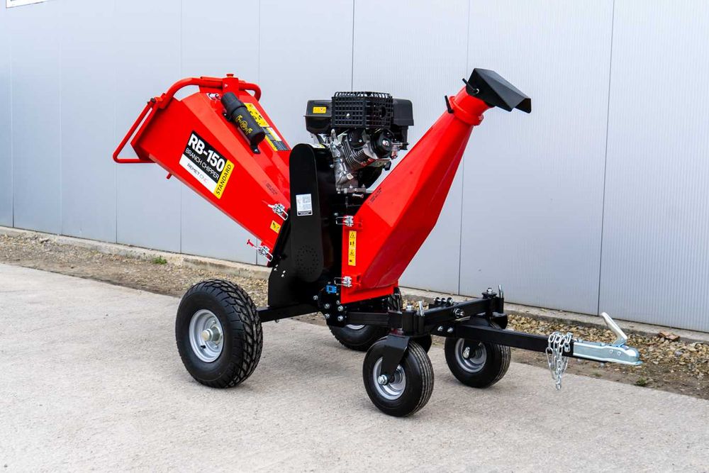 Rębak spalinowy REMET RB-150 == rozdrabniacz do gałęzi