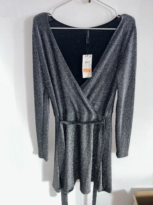 Sylwestrowa srebrna brokatowa sukienka z długim rękawem House