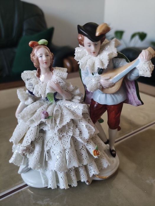 Porcelanowa antyczna figurka, koronki Reichmannsdorf (1896 - 1902)