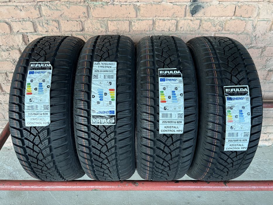 Комплект НОВИХ зимових шин 205/60R16 Fulda