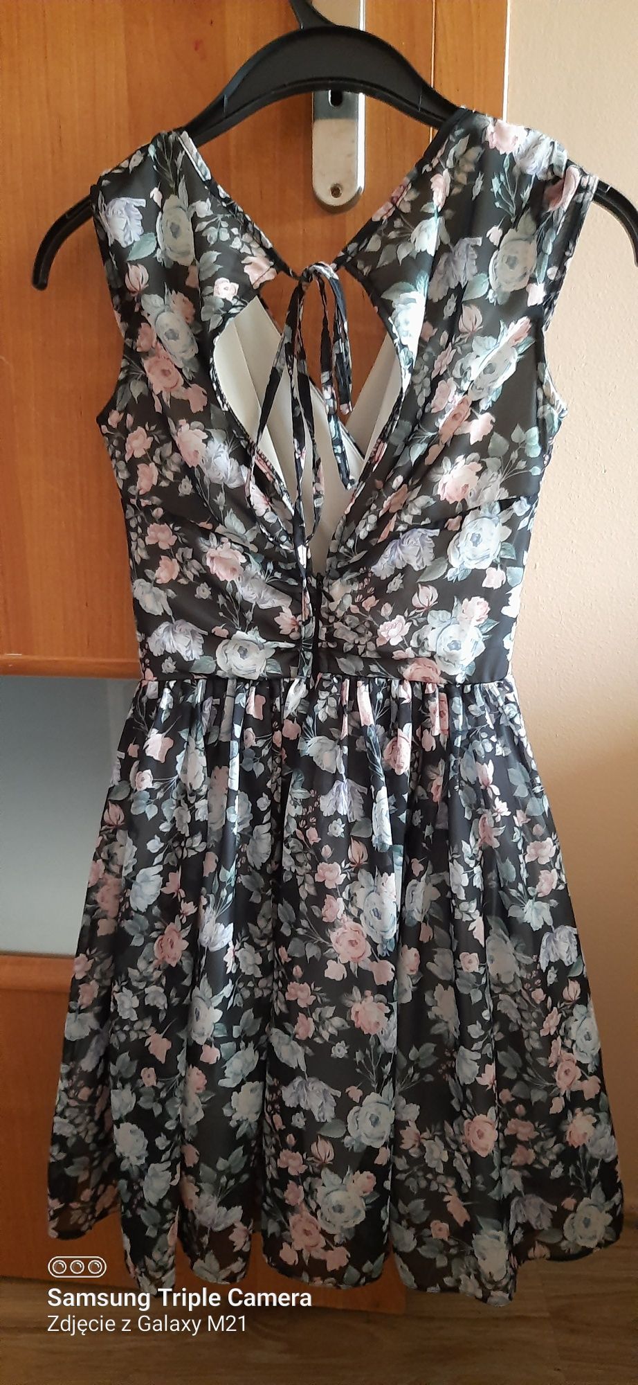 Elegancka sukienka