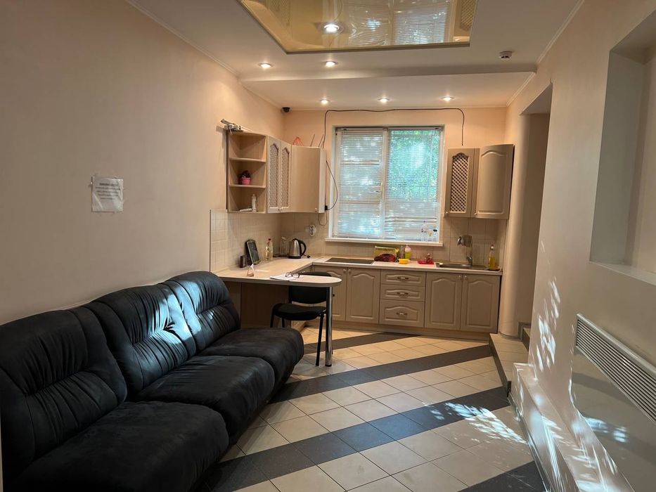 Здам приміщення дитячий садок.Можливо під житло