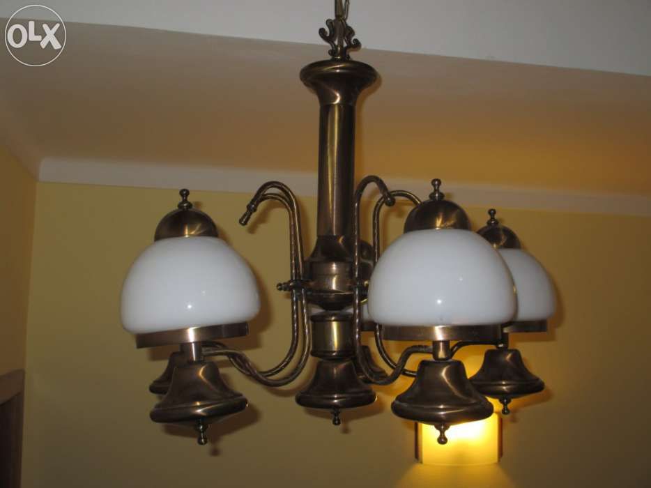 Candeeiro de sala com cinco lâmpadas