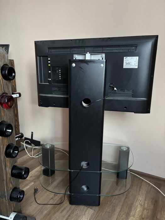 Stolik szklany Rtv do zawieszenia telewizora