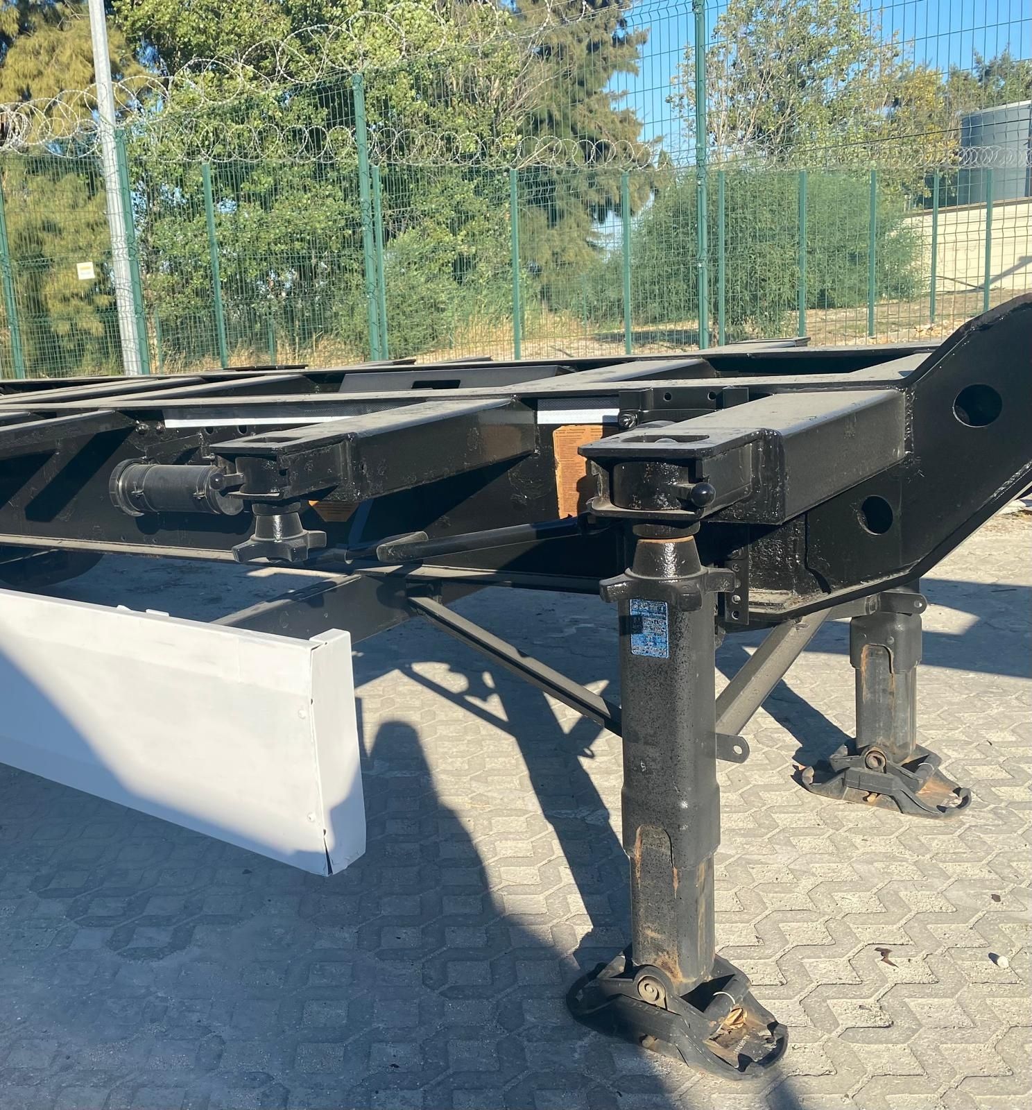 Semi reboque Krone porta contentores para venda