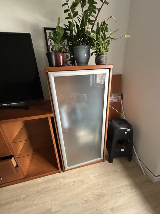 Conjunto de 2 moveis de madeira (cerejeira) + 1 prateleira