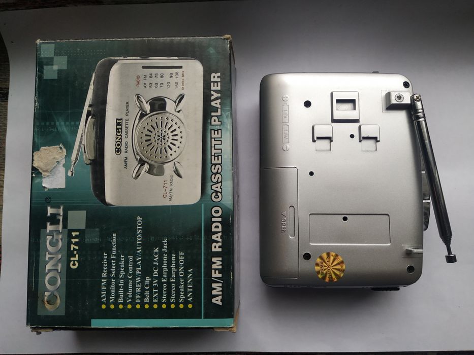 Плеер касетний з FM радіо