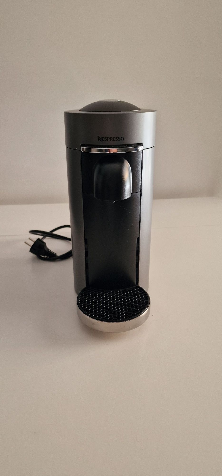 Vertuo Plus Deluxe Black