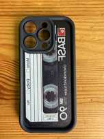 IPhone 16 pro etui keys retro