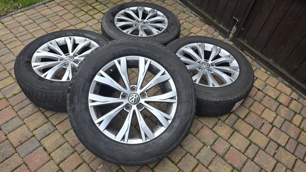Komplet kół koła  felgi VW Tiguan II 17" opony zimowe