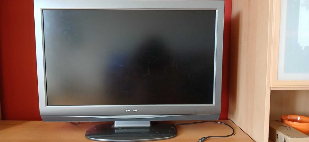 Telewizor Aquos sharp lcd colour tv model  LC-32D44E-GY