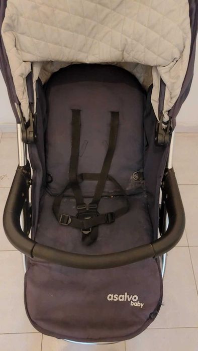 Vende-se Carrinho de Bebé