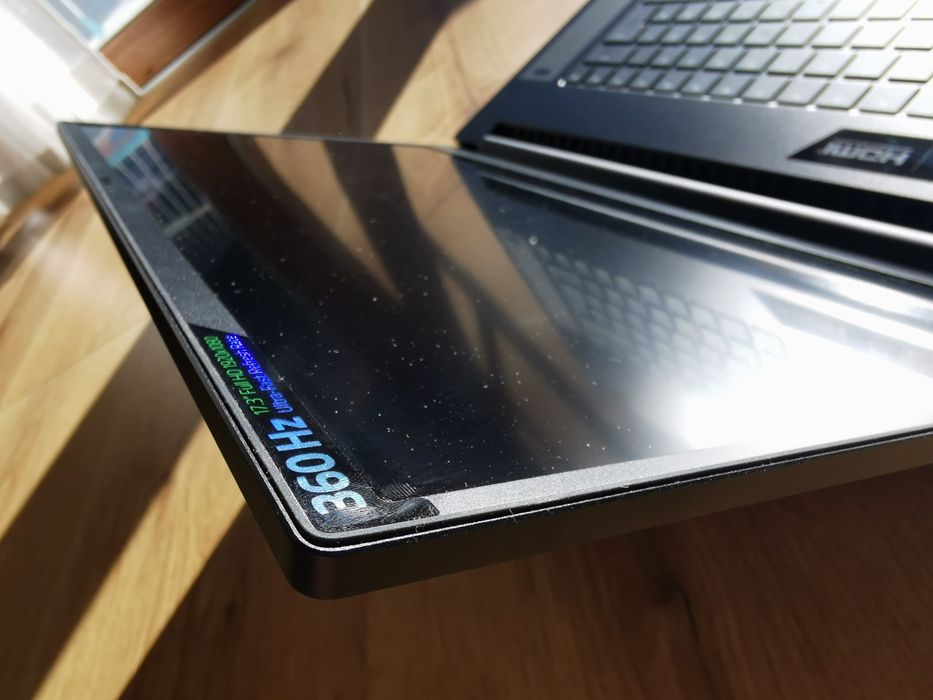 Laptop gamingowy Razer Blade 17 RTX3080 i7-11gen. 32GB RAM, 1TB