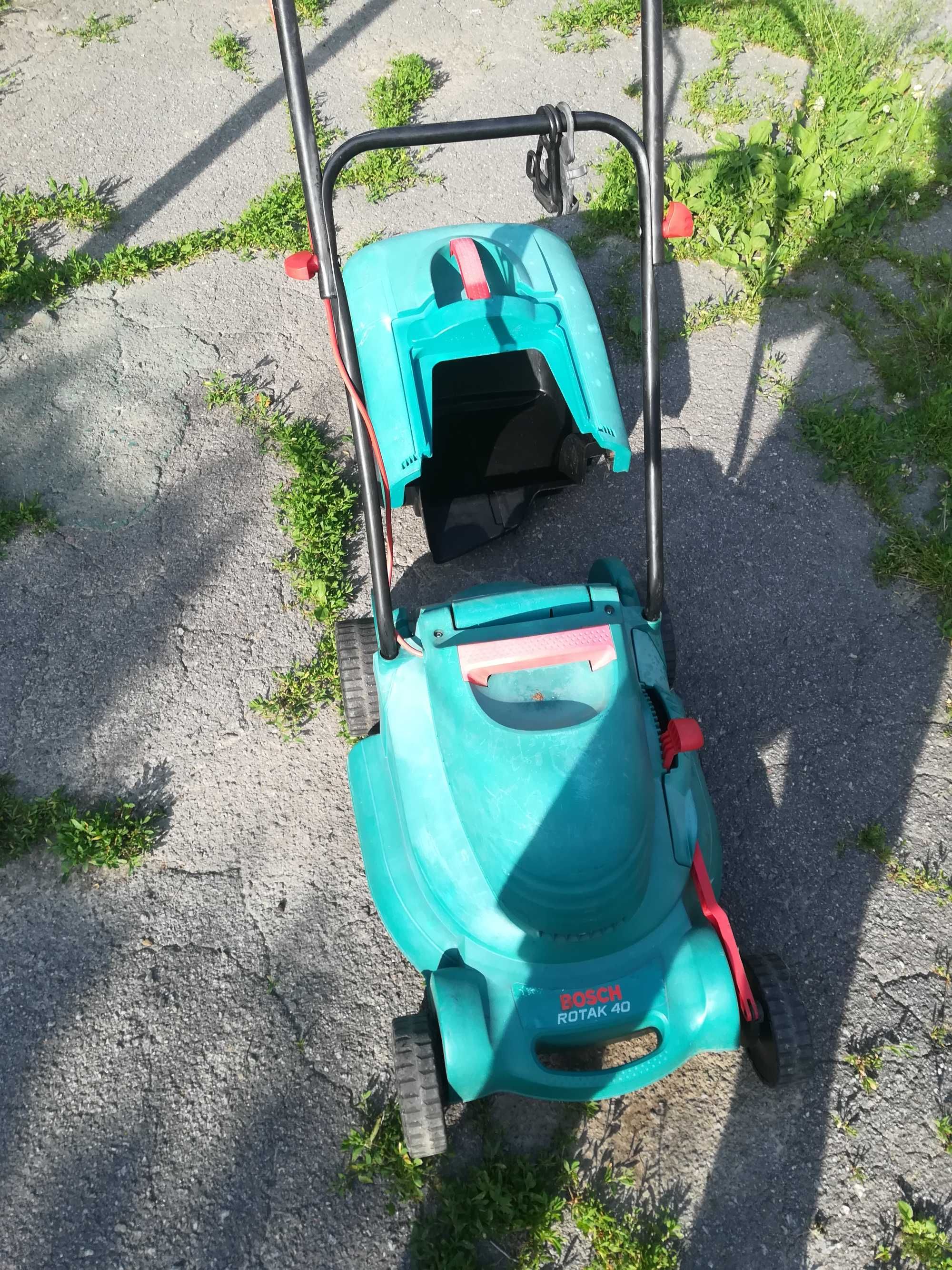 Газонокосарка електрична Bosch Rotac 40