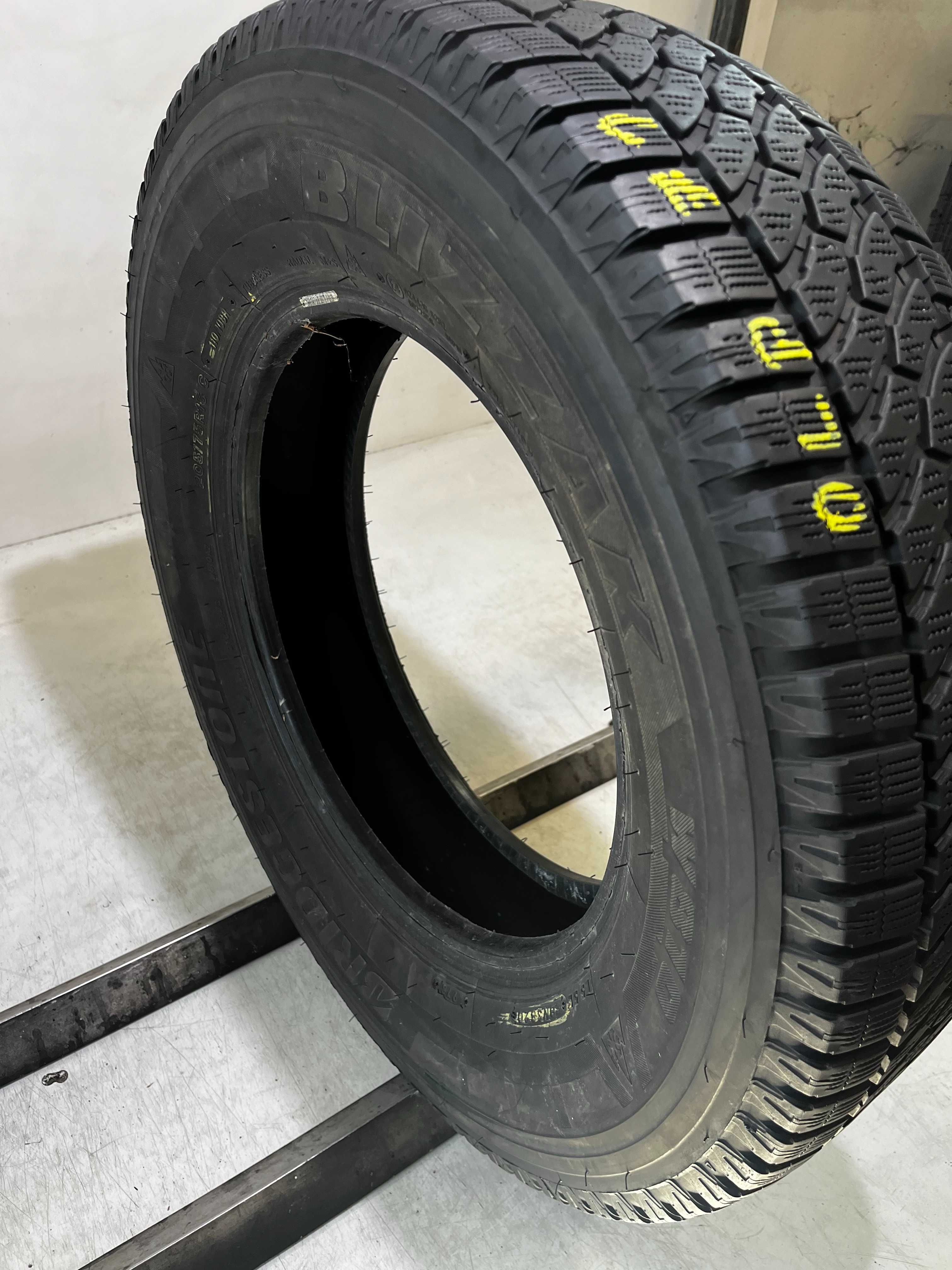 1x 205/75R16C Bridgestone BLIZZAK W810 110/108R M+S OLP71