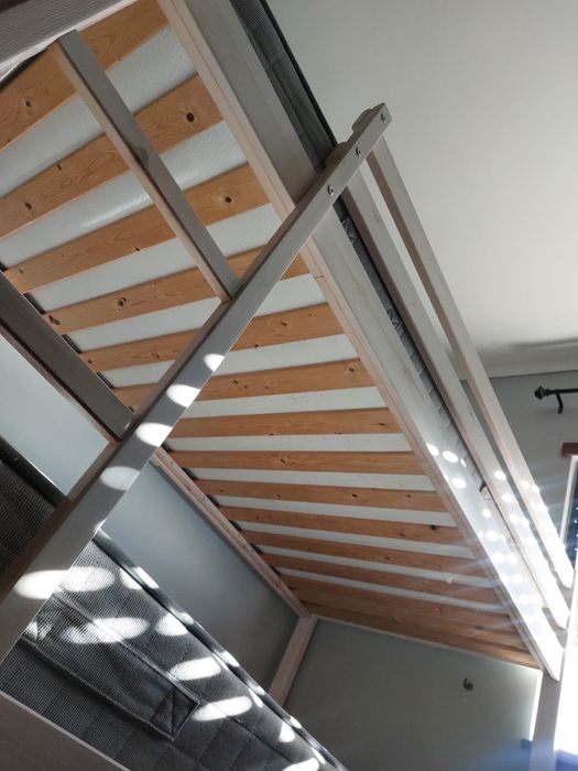 Beliche pouco usado c/colchões 205x100