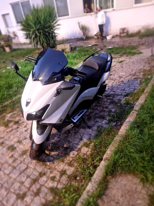 yamaha T-max 530