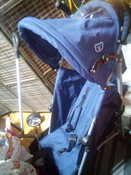 Carrinho de bebe c/ oferta de triciclo 15€