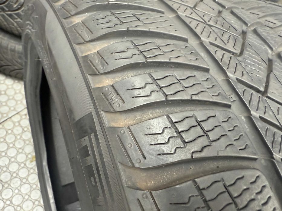 235-45 R18 98V Pirelli Winter Sottrozero 3 ELECT PNCS TO 2022 2шт