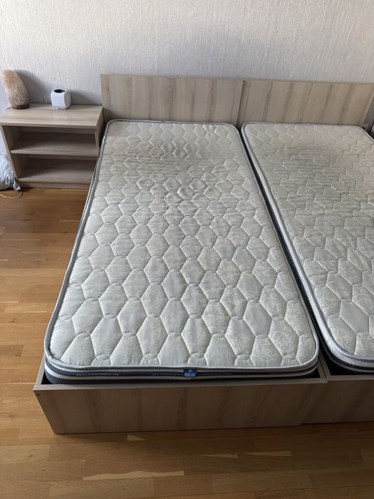 Продам 2 ліжка розміри 90см на 190см з матрацами