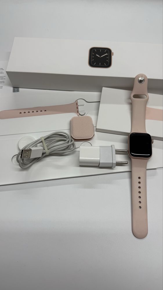 Apple Watch 5 40 mm MWV72