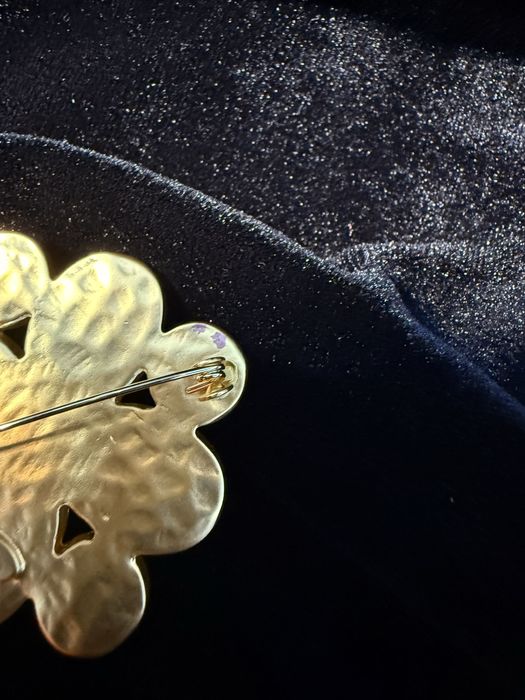 Вінтажна брошка Chanel у вигляді квітки