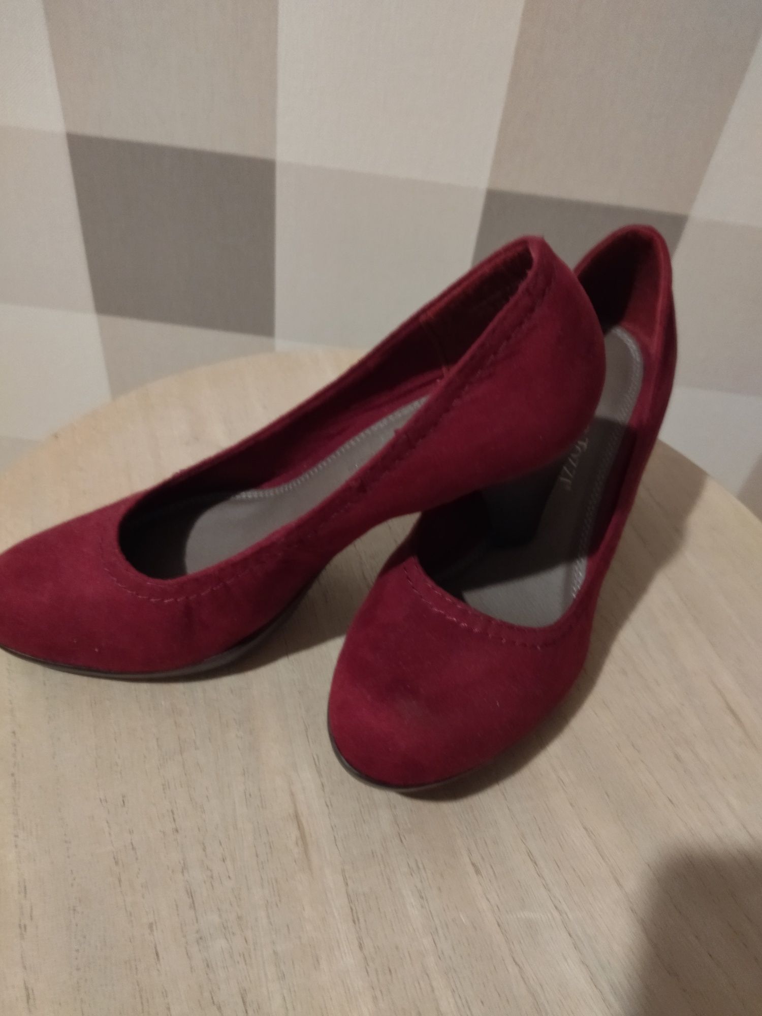 Buty eleganckie na platformie Marco Tozzi stan nowe