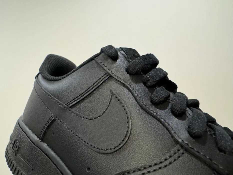 Nike Air Force 1 Low '07 Black r. 43