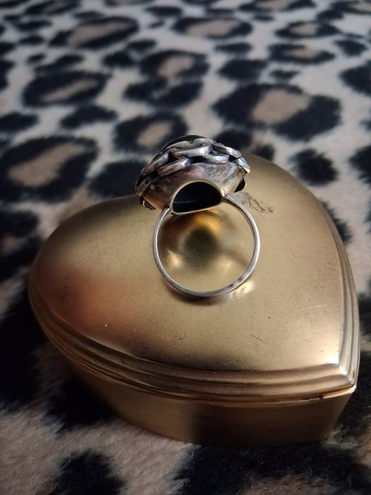 Stary srebrny pierścionek warmet