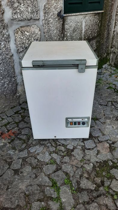 Arca congeladora a funcionar perfeitamente
