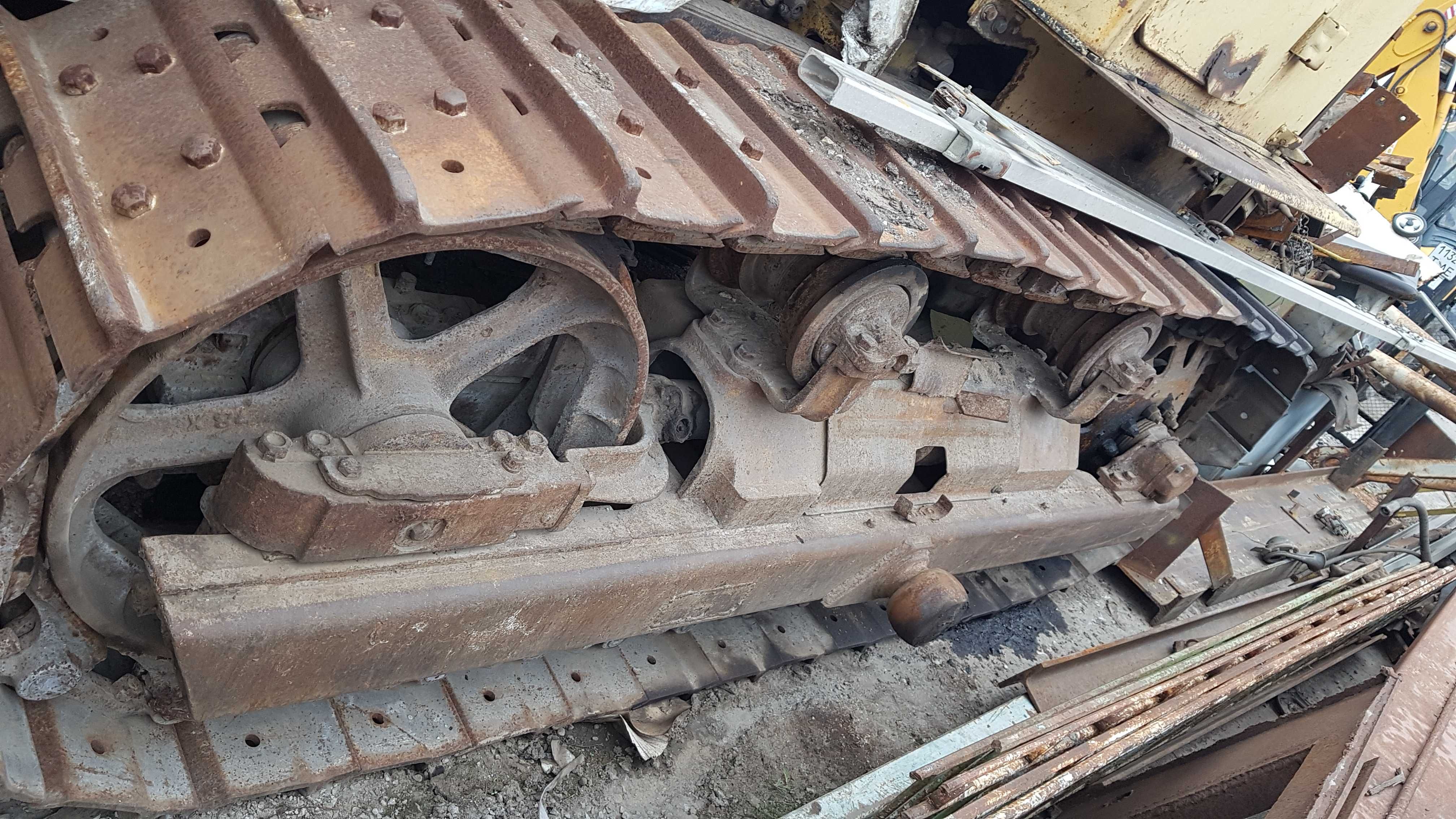 Бульдозер трактор т130 ходовая. мотор, кабина Отвалы т130 170, б10м.