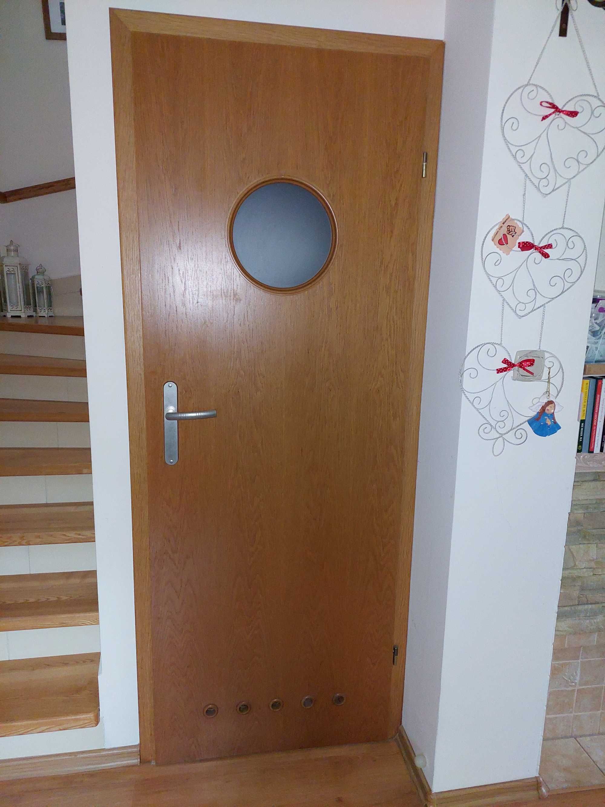 Drzwi do wc 70 cm prawe n/dąb - drewniane z ościeżnicą