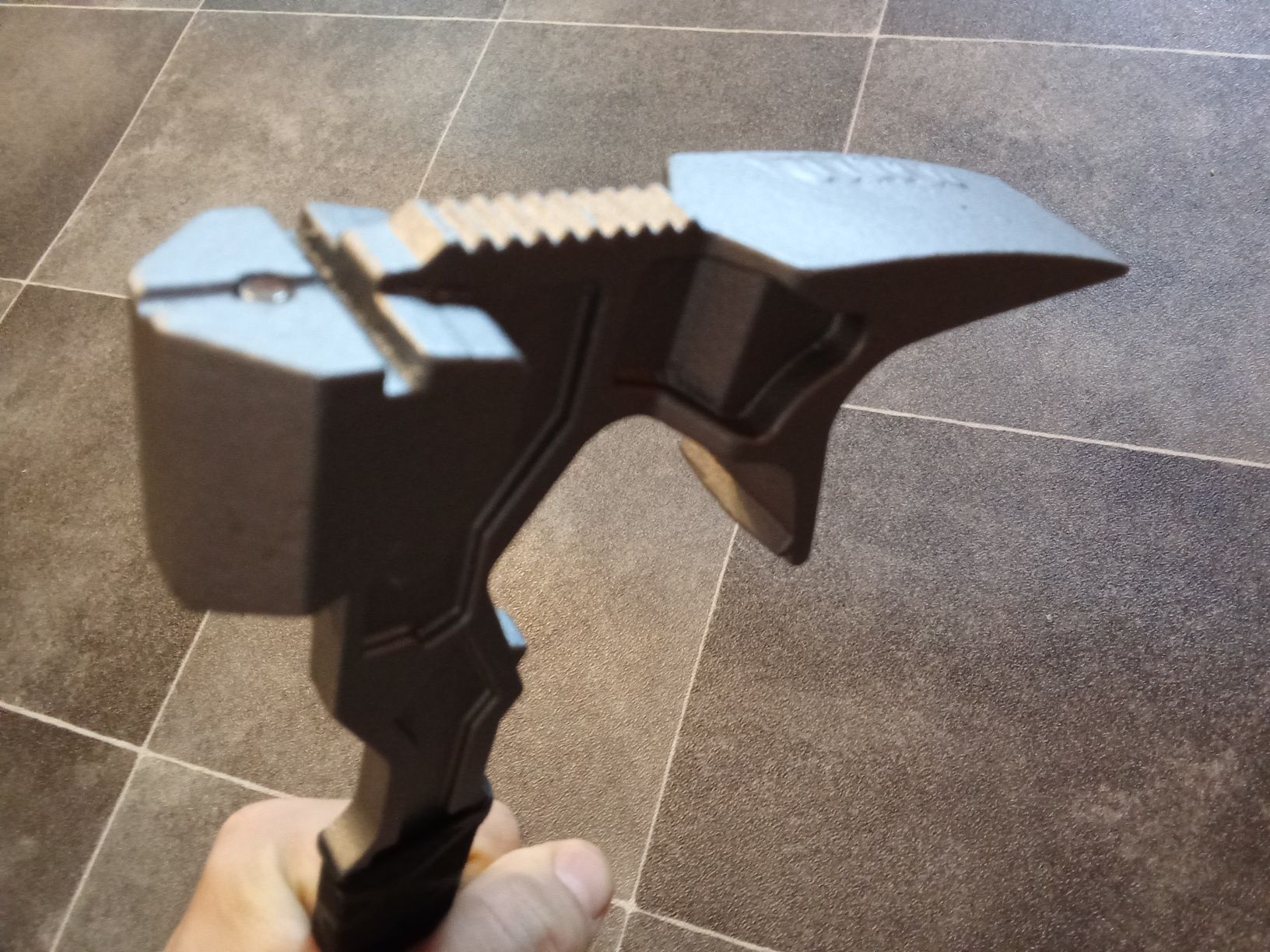 Młotek ciesielski wyburzeniowy wielofunkcyjny multitool full tang
