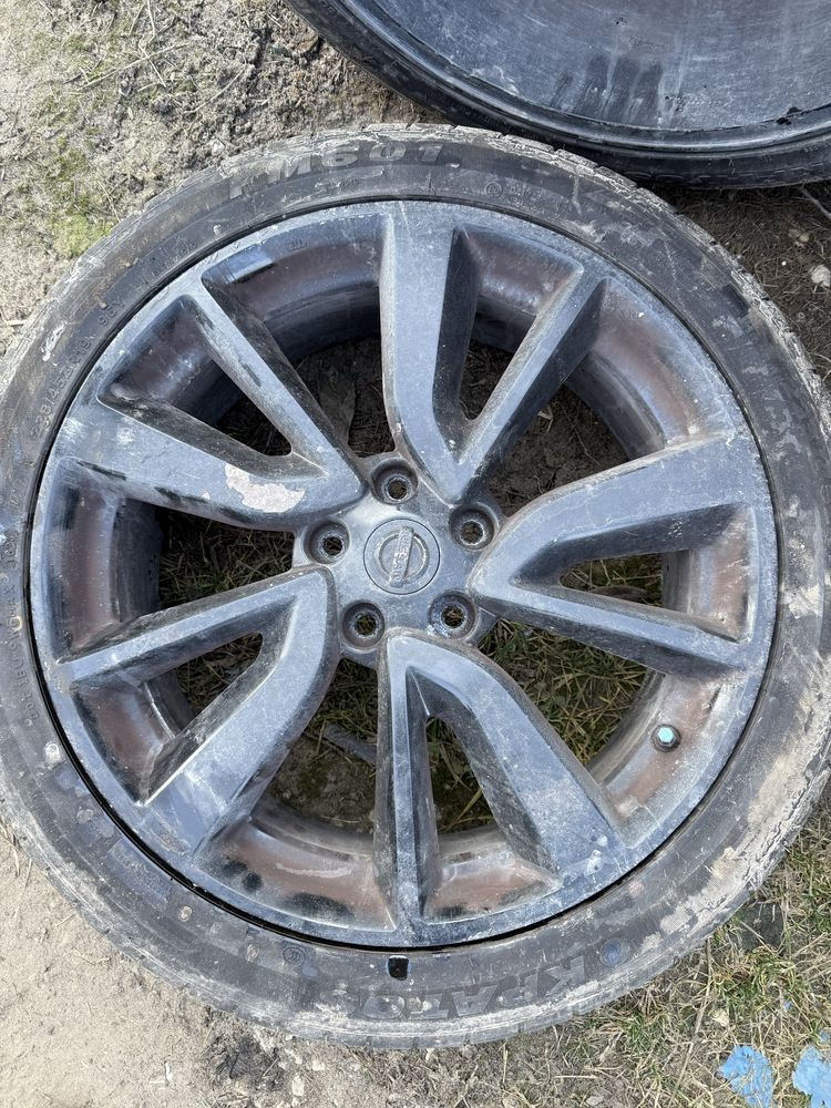 Титани диски колеса шини Nissan Qashqai X-Trail Rogue 225 45 R19 114.3