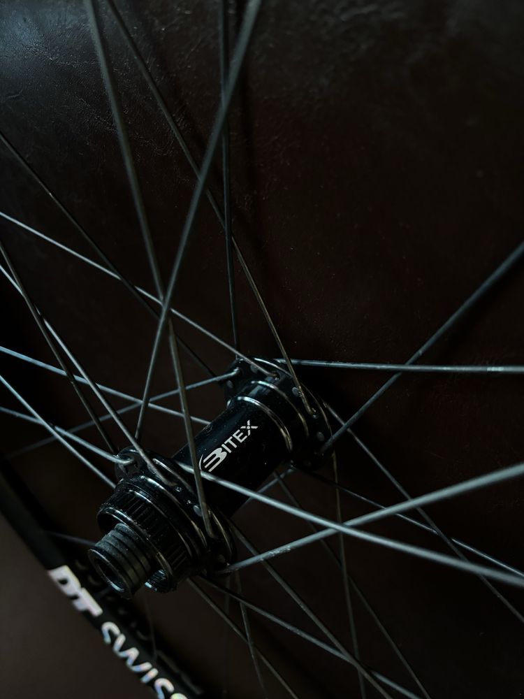 Koła DT Swiss Gravel lub Szosa