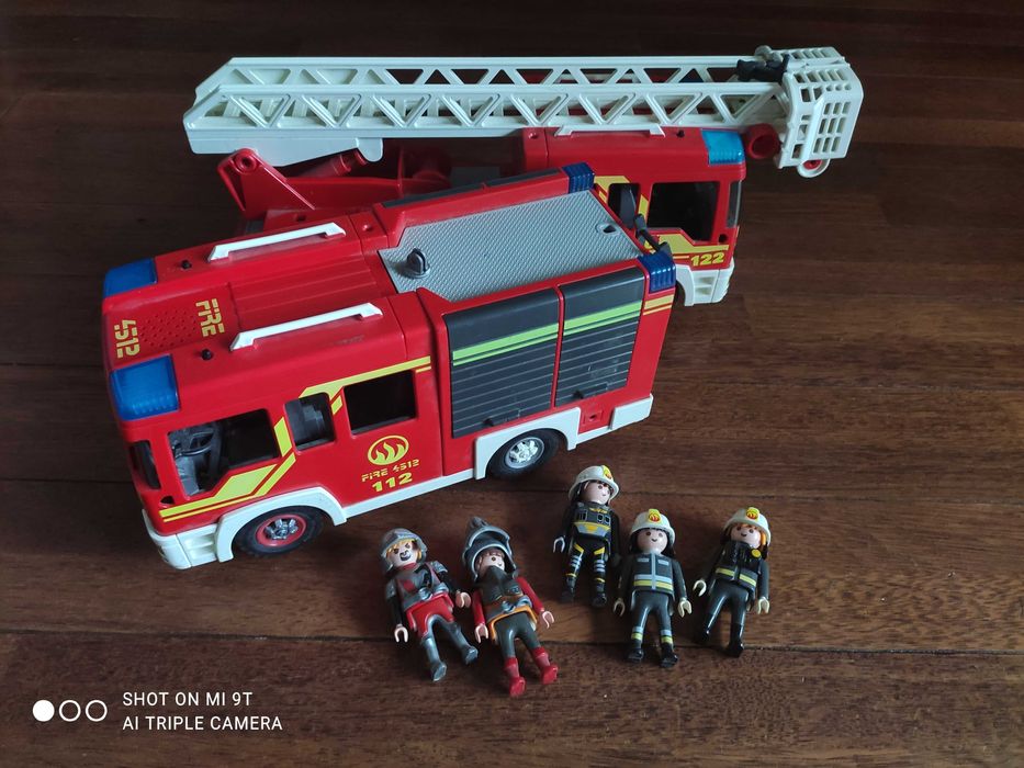 Playmobil dwa wozy strażackie