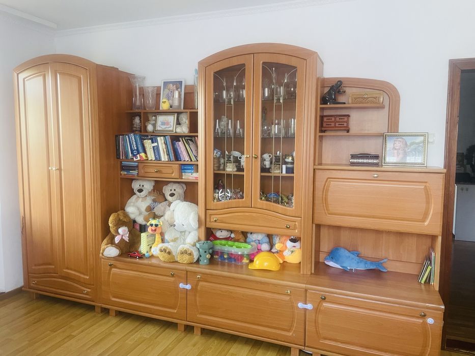 Стінка шафа у вітальню