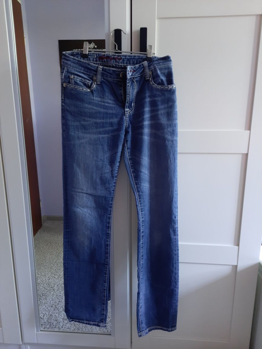 Spodnie Jeansy z niskim stanem r. 36