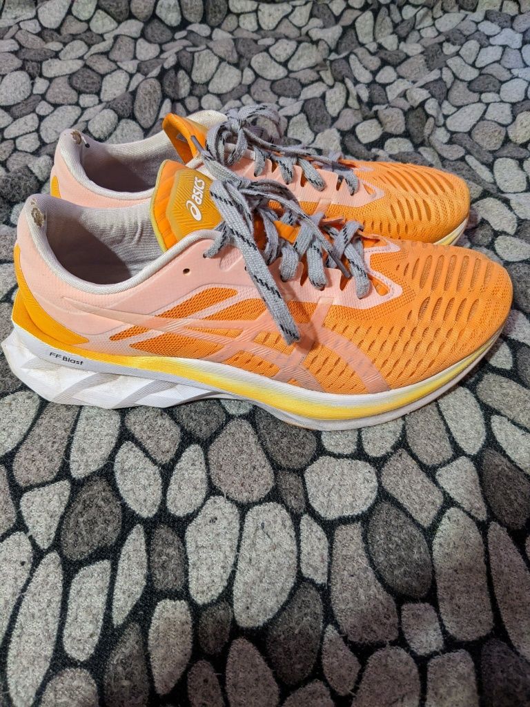 Продам кросівки Asics