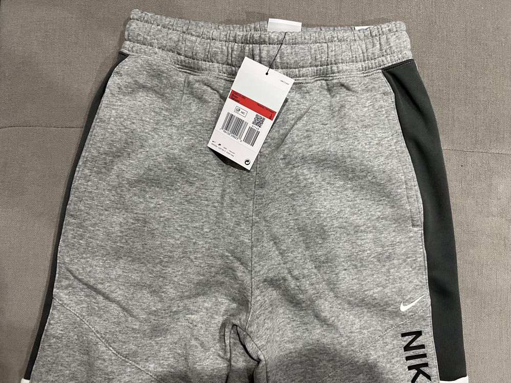 Nike Nowe spodnie joggery dziecięce, r. L