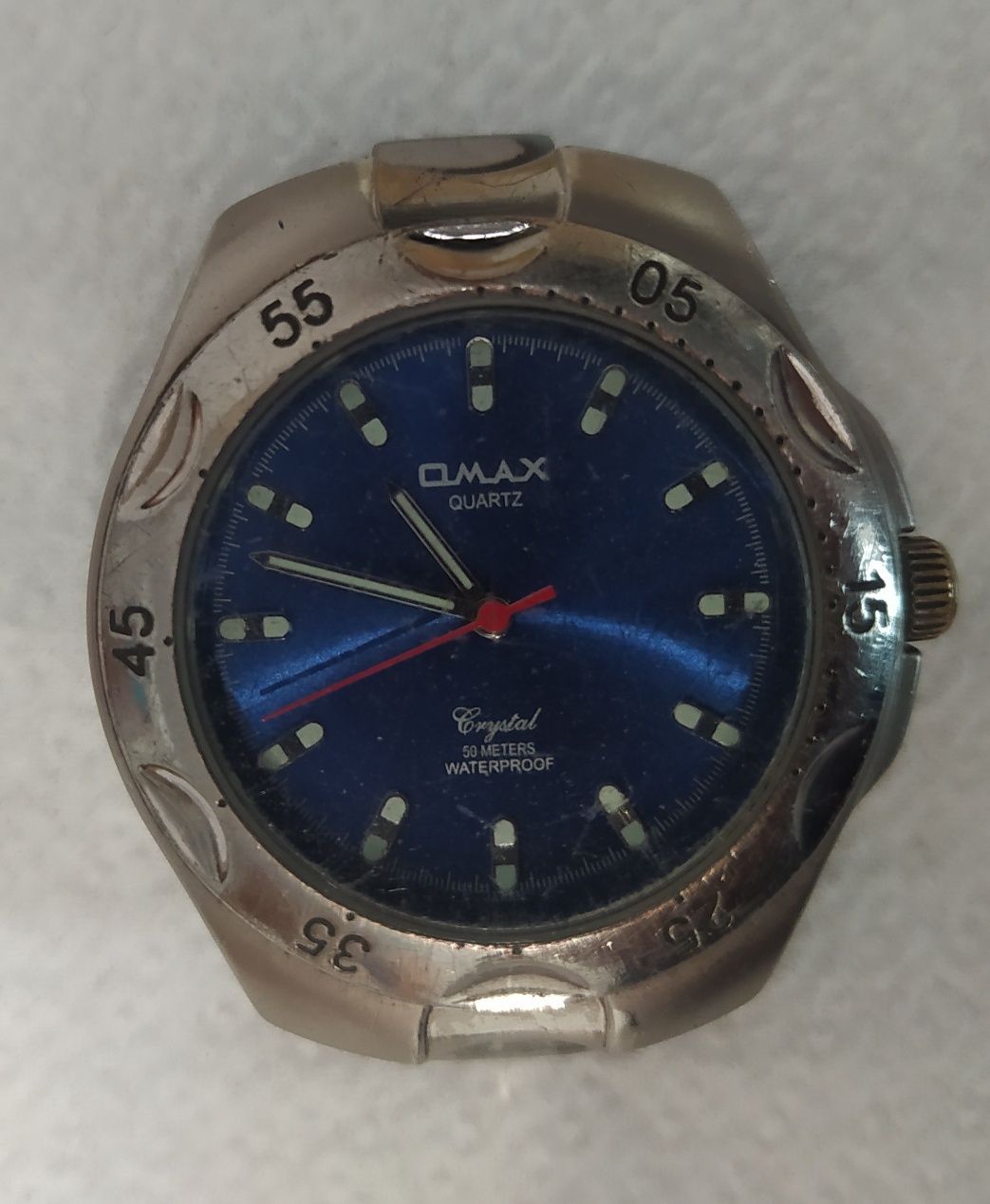 Часы  кварцевые OMAX.
